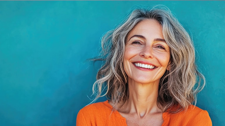 2025 04 30 Synevo zdjecia produktowe mobile 768x432px 09 kobieta 60+